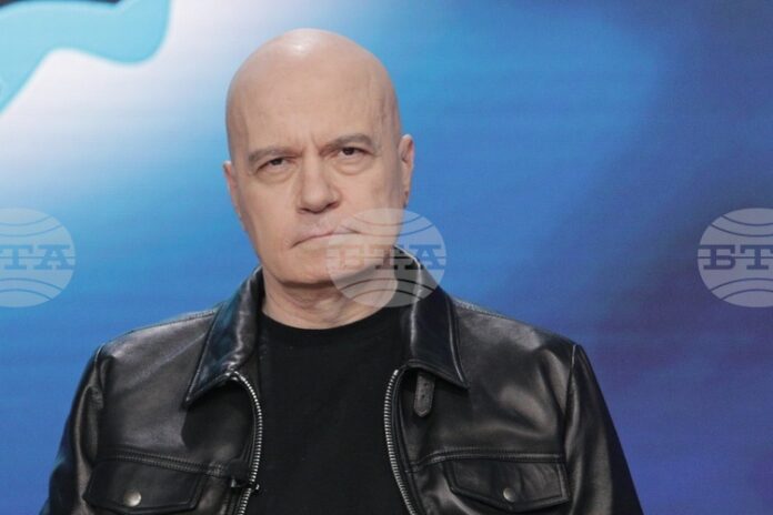 Има държави, в които няма кой да чете жълти сайтове и вестници, за добро или за лошо в България не е така, написа Слави Трифонов