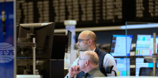 Индексите на водещите европейски фондови пазари затвориха на рекордно високи нива след признаци за облекчаване на търговското напрежение между САЩ и Китай