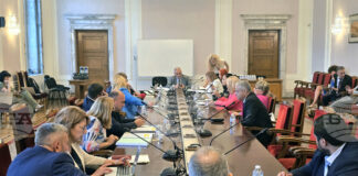 Информация за новите отговорности на Националния център за информация и документация се представя в Комисията по образованието и науката