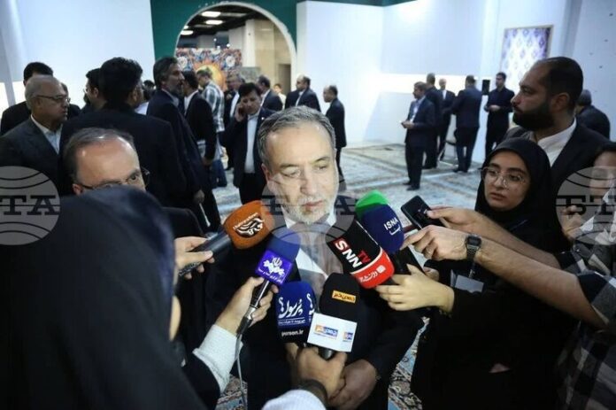 ИРНА: Иранският външен министър заяви, че икономическата дипломация е единственият ИРНА: Иранският външен министър заяви, че икономическата дипломация е единственият начин за справяне със санкциите