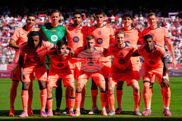 Испанският футболен гранд Барселона удължи партньорството си със Spotify