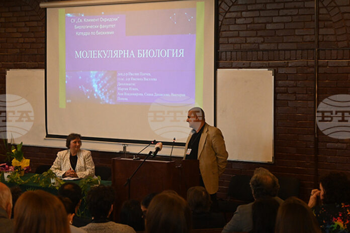 Катедрата "Биохимия" в Софийския университет отбеляза 60-годишнината си с младежка Катедрата "Биохимия" в Софийския университет отбеляза 60-годишнината си с младежка научна конференция