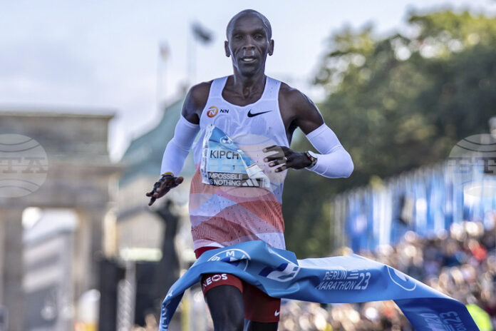 Кениецът Елиуд Кипчоге потвърди участието си в Маратона на Амстердам в неделя