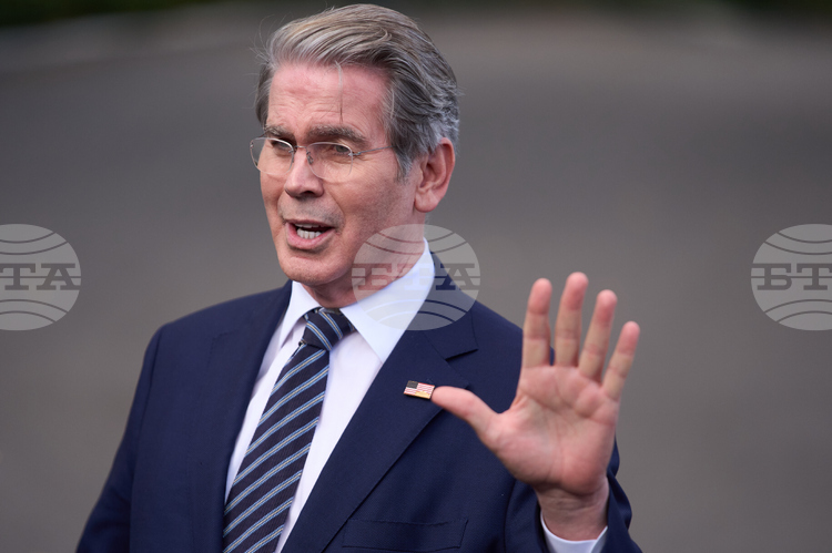 СподелиКитай е решил да забави с една година въвеждането на