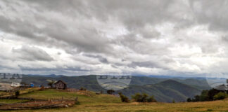 Лоши са условията за туризъм по планините, на връх Ботев духа ураганен вятър, съобщиха от Планинската спасителна служба на БЧК