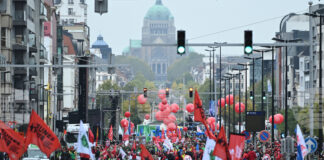 Между 80 и 140 хиляди души участват в днешния национален протест в Брюксел срещу бюджетните мерки на правителството