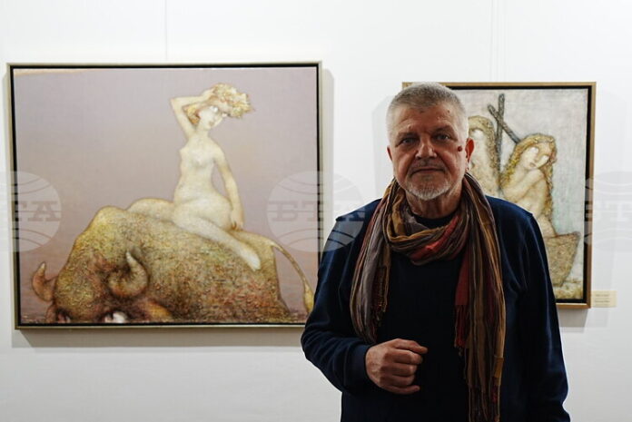 Миналото е урок за бъдещето, каза пред БТА художникът Иван Милушев при откриването на своята изложба „Сакрално“ в Пловдив