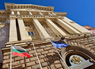 Политическата система пред стрес-тест: Кандидатите за служебен премиер от „домовата книга“ са ясни Министерският съвет