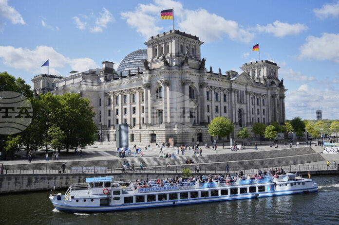 Министерството на икономиката на Германия повишава очакванията си за растеж Министерството на икономиката на Германия повишава очакванията си за растеж за тази година до 0,2 на сто, твърди източник на Ройтерс