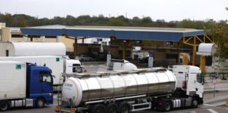 На граничен пункт "Стрезимировци" сръбските власти временно са преустановили пропускането на камиони с товар на изход от България