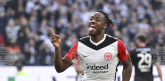 Нападателят на Айнтрахт Франкфурт Миши Батшуай се сбогува публично с домашния си любимец