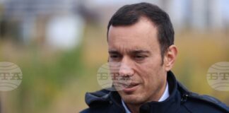 Напредва почистването и обновяването на столичните гробищни паркове, каза кметът Васил Терзиев