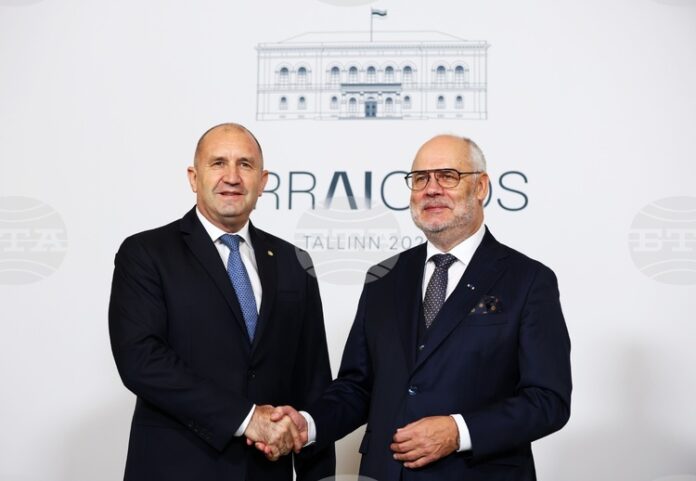 Нашата най-важна задача е намиране на решение за войната в нашия континент, каза президентът Румен Радев в Талин