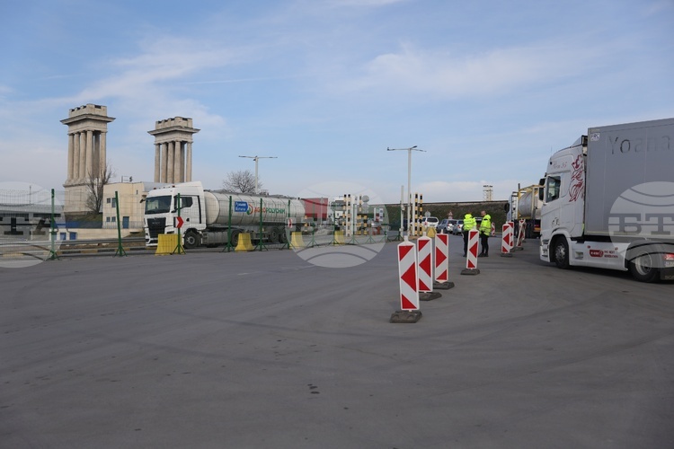 СподелиСпоред информация от Главната дирекция Гранична полиция – МВР трафикът