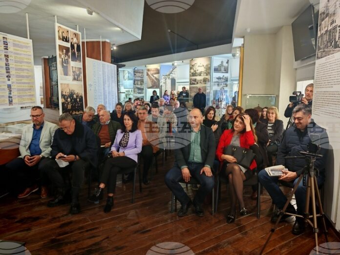 Ново издание, посветено на Колю Фичето като архитект, скулптор и резбар, беше представено в Дряново