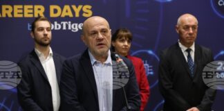 ОБНОВЕНА Дължим подкрепа на българската индустрия, заяви вицепремиерът Томислав Дончев по време на кариерен форум в София