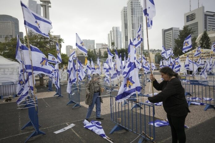 ОБНОВЕНА Израел съобщи, че е идентифицирал тялото на заложник, предадено снощи от "Хамас"