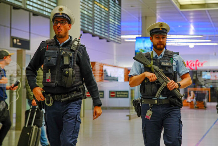 ОБНОВЕНА
                                                                                                Международното летище в Мюнхен бе затворено за втора поредна вечер след забелязани дронове