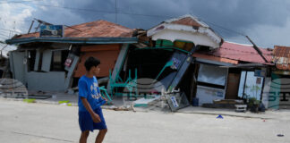 ОБНОВЕНА
                                                                                                Петима са вече загиналите при мощното земетресение във Филипините