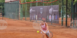 ОБНОВЕНА Росица Денчева се класира за втория кръг на сингъл на турнир по тенис в Италия, Елизара Янева отпадна след два пропуснати мачбола