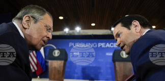 ОБНОВЕНА
                                                                                                Русия заяви, че Лавров и Рубио са провели "конструктивен" разговор преди срещата на върха