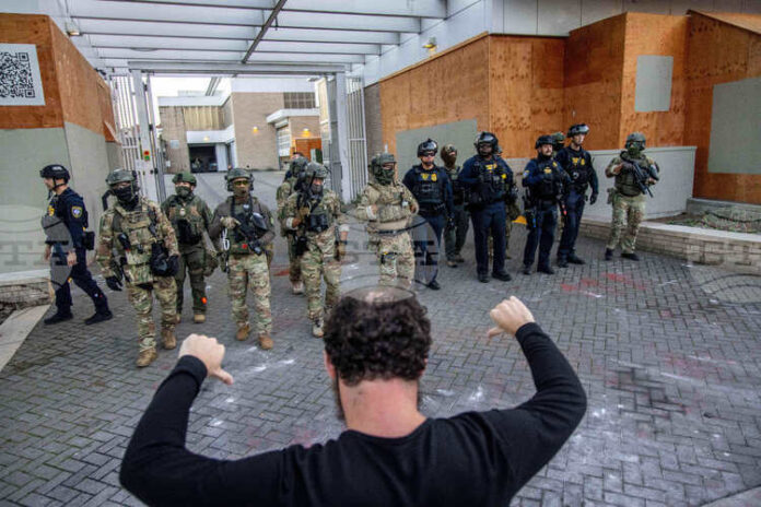 ОБНОВЕНА Тръмп разпореди изпращането на войници от Националната гвардия на ОБНОВЕНА Тръмп разпореди изпращането на войници от Националната гвардия на Калифорния в Орегон; съдия блокира временно мярката