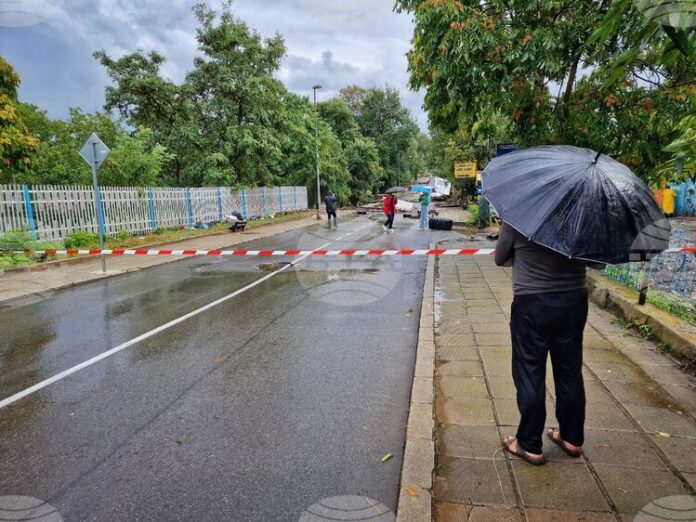 Община Царево подготвя списък за финансиране на неотложни мерки по речните корита и деретата след водната стихия