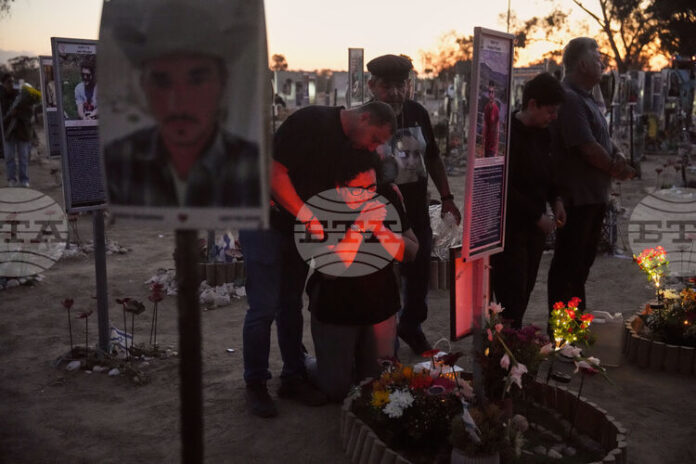 ОБЗОР Израел отбелязва днес втората годишнина от атаката на 7 ОБЗОР
Израел отбелязва днес втората годишнина от атаката на 7 октомври на фона на преговорите с "Хамас" в Египет