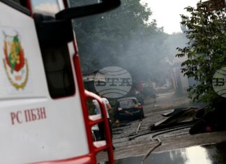Общо 46 пожара са потушени в страната през последното денонощие Около 20 леки автомобила са засегнати от пожар в столичния квартал "Гоце Делчев"