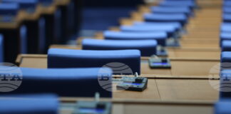 Парламентът ще обсъди законови промени, свързани с увеличаване на пределната възраст за военна служба при определени условия