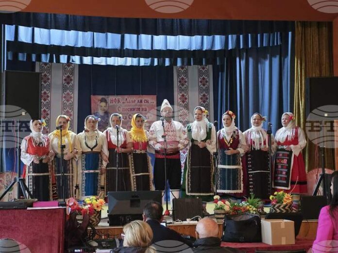 Първият национален фолклорен конкурс "Лале ли си... С песните на Верка Сидерова" се провежда в село Малина, община Генерал Тошево