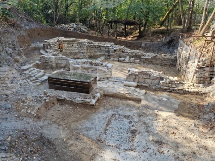 Поход към обителта на свети Теодосий Търновски с археологическа беседа от откривателите му се организира във Велико Търново