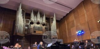 Правя музика, която ми харесва, каза Ангел Заберски - син при представянето на албума си „Изповед на един син“ в Добрич