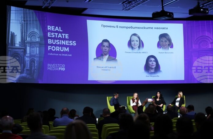 Преди влизането на България в еврозоната: пазарът на недвижими имоти се успокоява, но цените остават на рекордни нива, коментират експерти