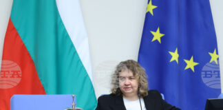 Председателят на Народното събрание Наталия Киселова поздрави Карлос Насар за спечелената трета световна титла по вдигане на тежести