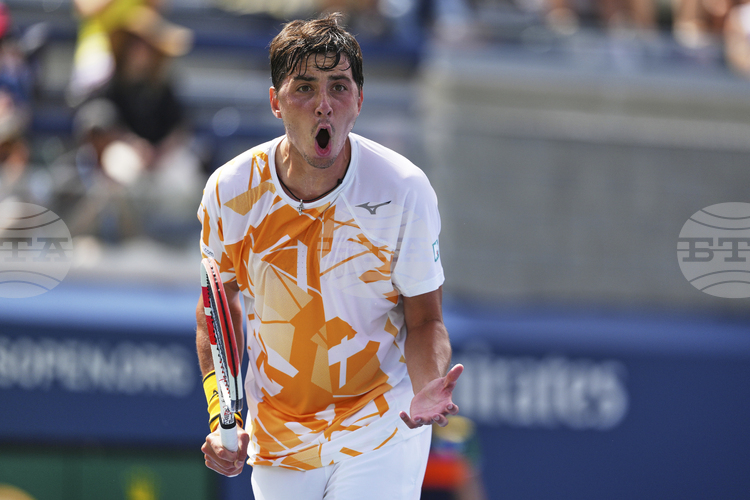 СподелиАлександър Шевченко представител на домакините напредна до втори кръг на