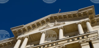 Премиерът свиква работно съвещание за набелязване на мерки след наложените санкции срещу „Лукойл“