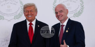 Президентът на ФИФА Джани Инфантино присъства на церемонията по прекратяване на огъня в Газа