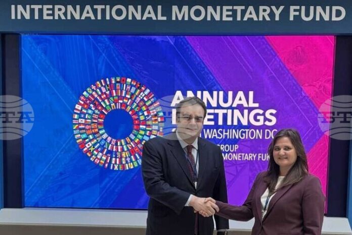 Присъединяването към еврозоната е стратегически избор, който изисква дисциплина, доверие и устойчивост, каза гръцкият финансов министър Кириакос Пиеракакис пред БТА