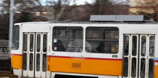 Продължава работата по ремонта на настилките около трамвайното трасе по бул. „Янко Сакъзов“, съобщи Васил Терзиев