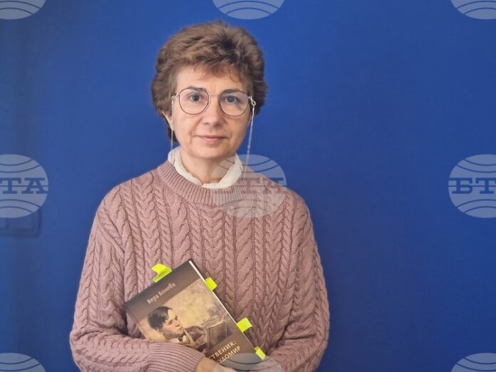 Проф. Вера Бонева представи в Троян книгата си за Чудомир Проф. Вера Бонева представи в Троян книгата си за Чудомир „Въобщественик“