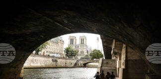 "Ес енд Пи" намали изненадващо кредитния рейтинг на Франция на фона на политическата нестабилност