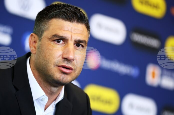 "Когато се допусне груба грешка, следващите идват една сред друга", обясни директорът на националните отбори Кирил Котев