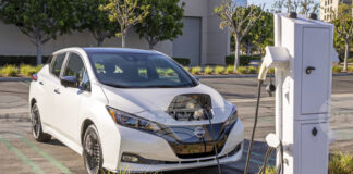 "Нисан" ще пусне нов електрически модел "Лийф" в Япония в опит да даде тласък на спадащите продажби