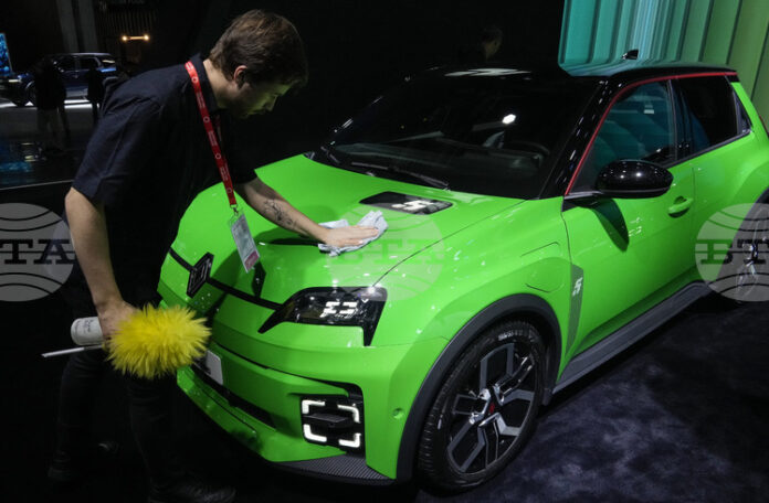 "Рено" надвиши прогнозата за приходите през третото тримесечие с ръст "Рено" надвиши прогнозата за приходите през третото тримесечие с ръст от 6,8 на сто