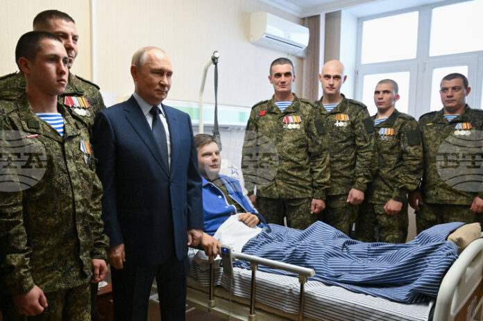 РАЗШИРЕНА Путин съобщи за изпитание на подводното ядрено суперторпедо "Посейдон", РАЗШИРЕНА
Путин съобщи за изпитание на подводното ядрено суперторпедо "Посейдон", което нарече "уникално"