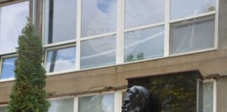 Реконструираният бюст-паметник на Христо Ботев в украинския град Измаил ще бъде открит днес