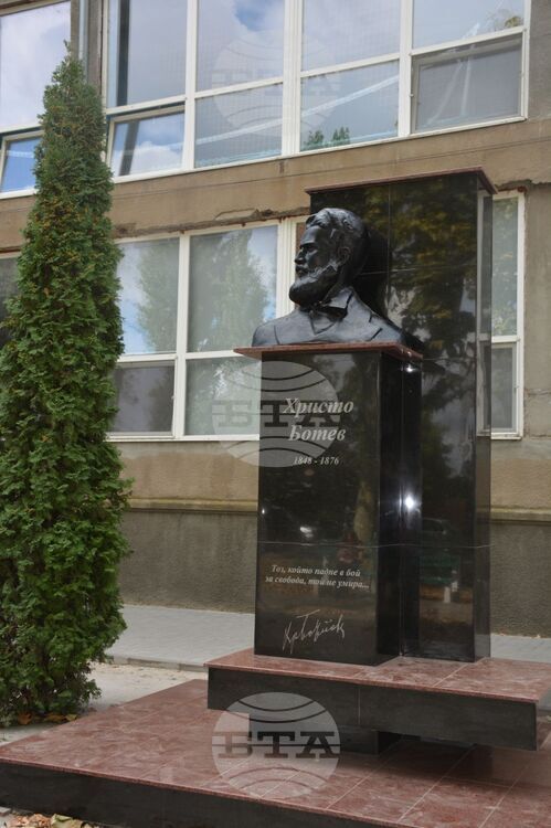 СподелиДнес в украинския град Измаил ще бъде открит обновеният бюст паметник