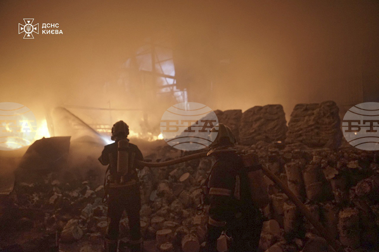 СподелиПрез изминалата нощ Русия отново нападна Киев с балистични ракети