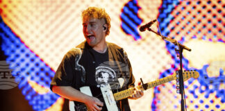 Сам Фендър спечели британската музикална награда "Мъркюри" за 2025 г.